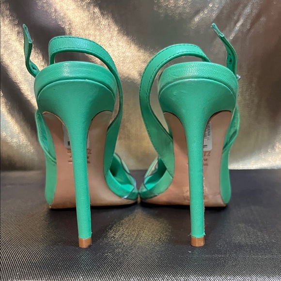 SCHUTZ Vibrant Green Pointed Heels - Picture 6 of 9
